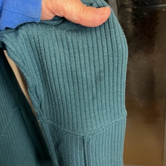 Athleta- Harmony Pose Wrap Size M in Borealis green - Picture 10 of 10